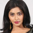 Yukti Kapoor als Urmila