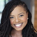 Tiffany Kyle als Elaine