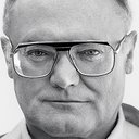 Werner Kreindl als Der Flieger Yang Sun