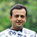 Riaz als Maulana
