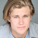 Owen Patrick Joyner als Mountain Tribe Boy