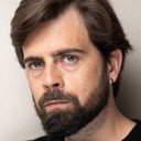 Alejandro Carro als Vigilante (Acuario)