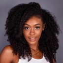 Kaylah Sharve' Baker als Back-up Singer