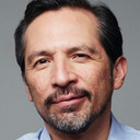 Enrique Arreola als Oficial Iván