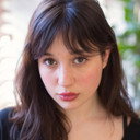 Lucia Ryan als Orphan Girl #1 / Sophie Understudy