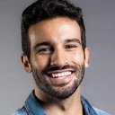 Bruno Bevan als Rapaz Bonito Cacau