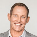 Todd McKenney als Wayne