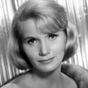 Eva Marie Saint als Elspeth Whittaker