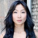 Becky Wu als Asian Protester
