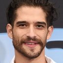 Tyler Posey als Lucas Moreno