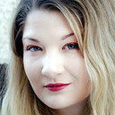 Blythe Baird als Kayla Stevenson