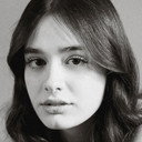 Alma Giardina als Sara
