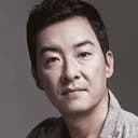 Hao Ping als Mr. Jin