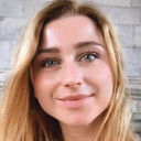 Klaudia Csányi als Terri