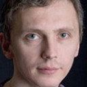 Виталий Четков als man on which the plate falls