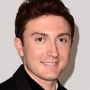 Daryl Sabara als Apprentice / Caroler / Beggar / Peter Cratchit (voice)