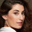 Camila Almeda als Marga