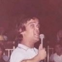 Τάκης Χάλας als Iska's assistant