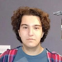 Emre Kavaklı als Emre