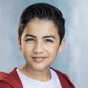 Jacob Estrada als Santiago