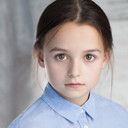 Isla Gie als Merry Cade