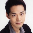 川島得愛 als Alex Caselnes (voice)