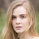 Leah McNamara als Violet
