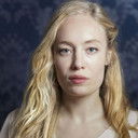 Katharina Heyer als Nachrichtensprecherin