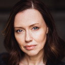 René Zara als Dr. Lydia Cromwell