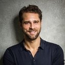 Julien Lickert als Enis Beckmann