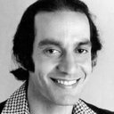 Gregory Sierra als Father Giovanni