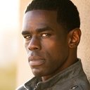 Mustafa Shakir als The Raven