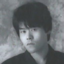 上館徳芳 als Drums