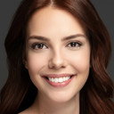Selen Soyder als Sinem Devran