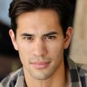 Michael Naizu als Josh Jamison