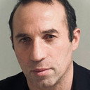 Dimitrios Pantos als Victor Vargas