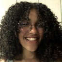 Mariana Artino als Mulher de Aço