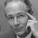 Guus Oster als De heer Lomijn