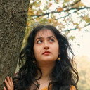 Niyati Kuloor Rao als Security Guard