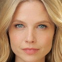 Laura Coover als Amber