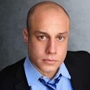 Brandon Morales als Officer Martin