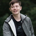 Ben Walker als Henry