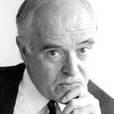 Kenneth Griffith als Wireless Operator John 'Jack' Phillips