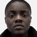 Olabisi Kovabel als Mia 'Howard' Hughes