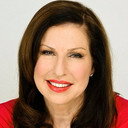 Amanda Platell als Communications Advisor