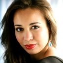 Nadine Sierra als Self - Host