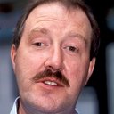 Gorden Kaye als M.O.I. Lobby Porter