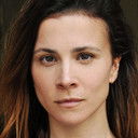 Aylin Tezel als Claudia