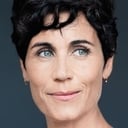 Nina Kunzendorf als Dr. Stern