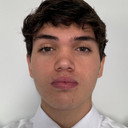 Gabriel Avelar als Police Officer (voice)
